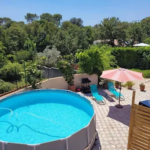 Les Pins-2 P-piscine-terrasse-prestations Hébergement de vacances Roquefort-les-Pins